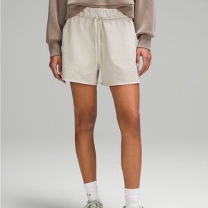 Cinchable waist high-rise woven short 3.5”